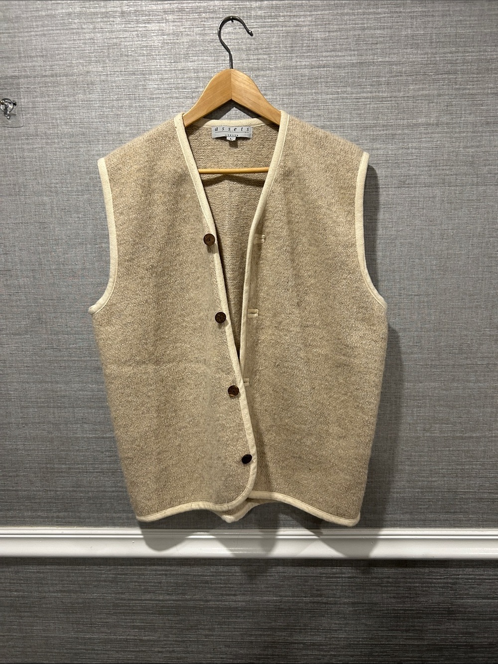 Neutral Cream Wool-Blend Vest with Contrast Trim